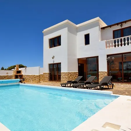 Volcan Private Pool! Villa